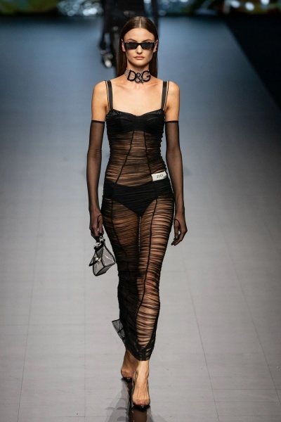 Paula Cioltean show Dolce and Gabbana SS 2023 Milan